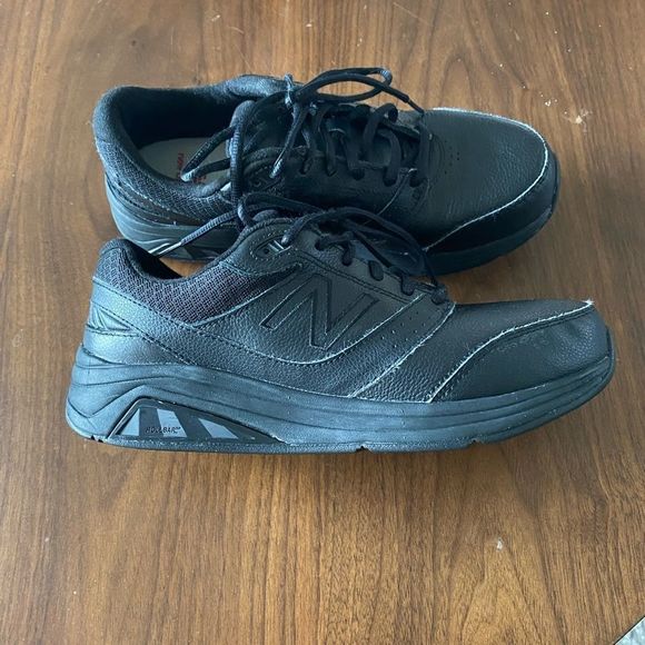 New Balance Shoes - New Balance Rollbar Black Leather Walking Strike Path Shoe Women’s Size 8.5 NWOB